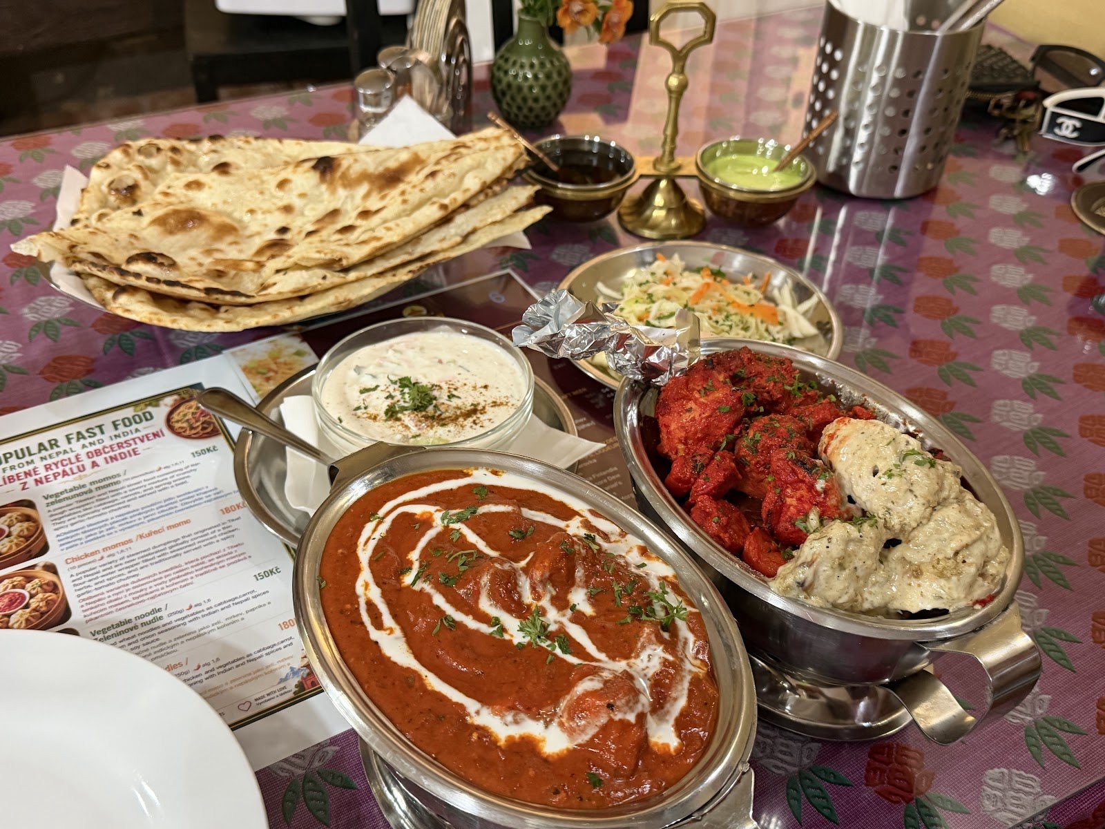 PASHUPATI indická a nepálská restaurace — fotka 3